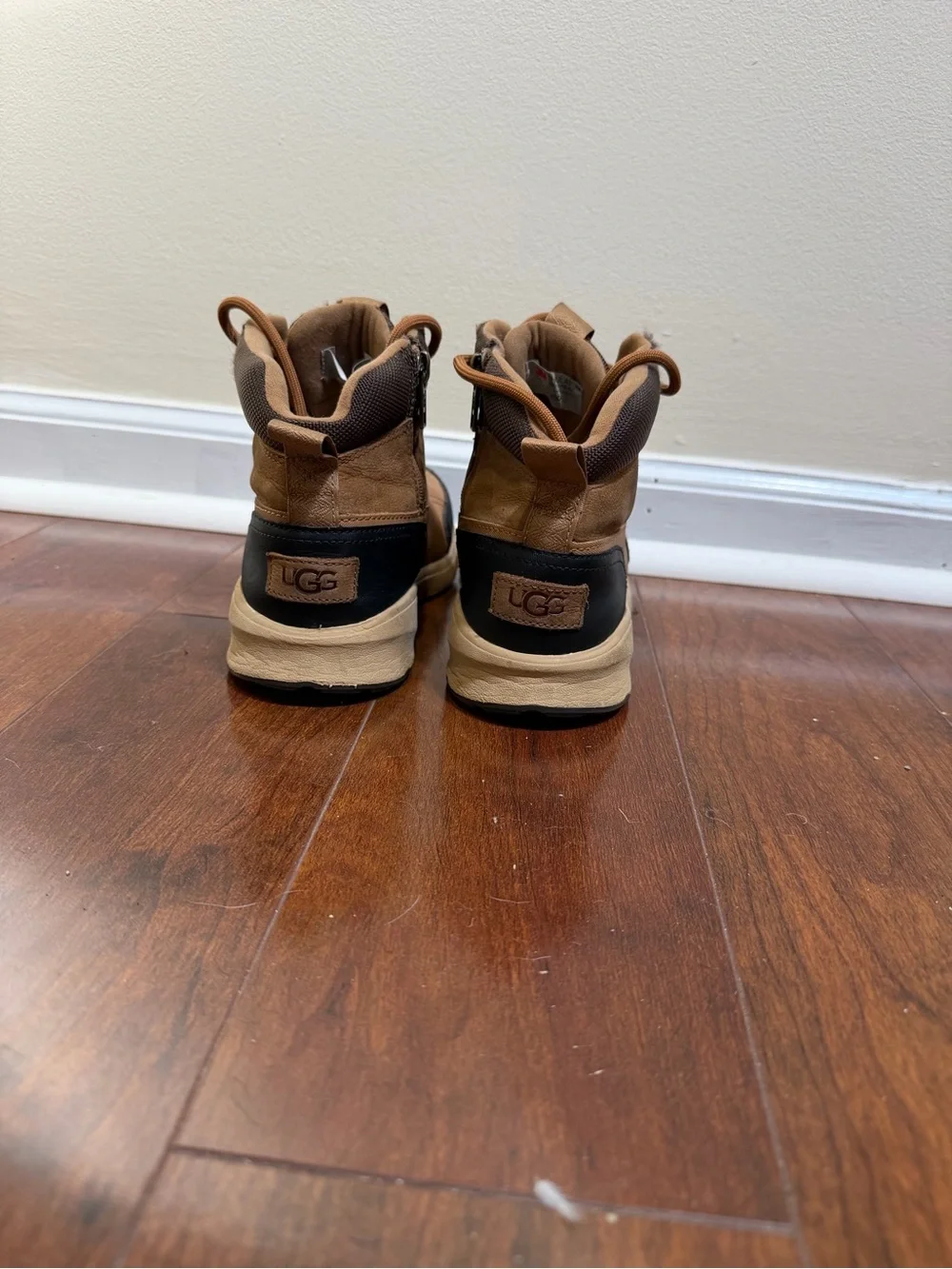 UGG Brown and Black Women's Winter Lace-Up Boots